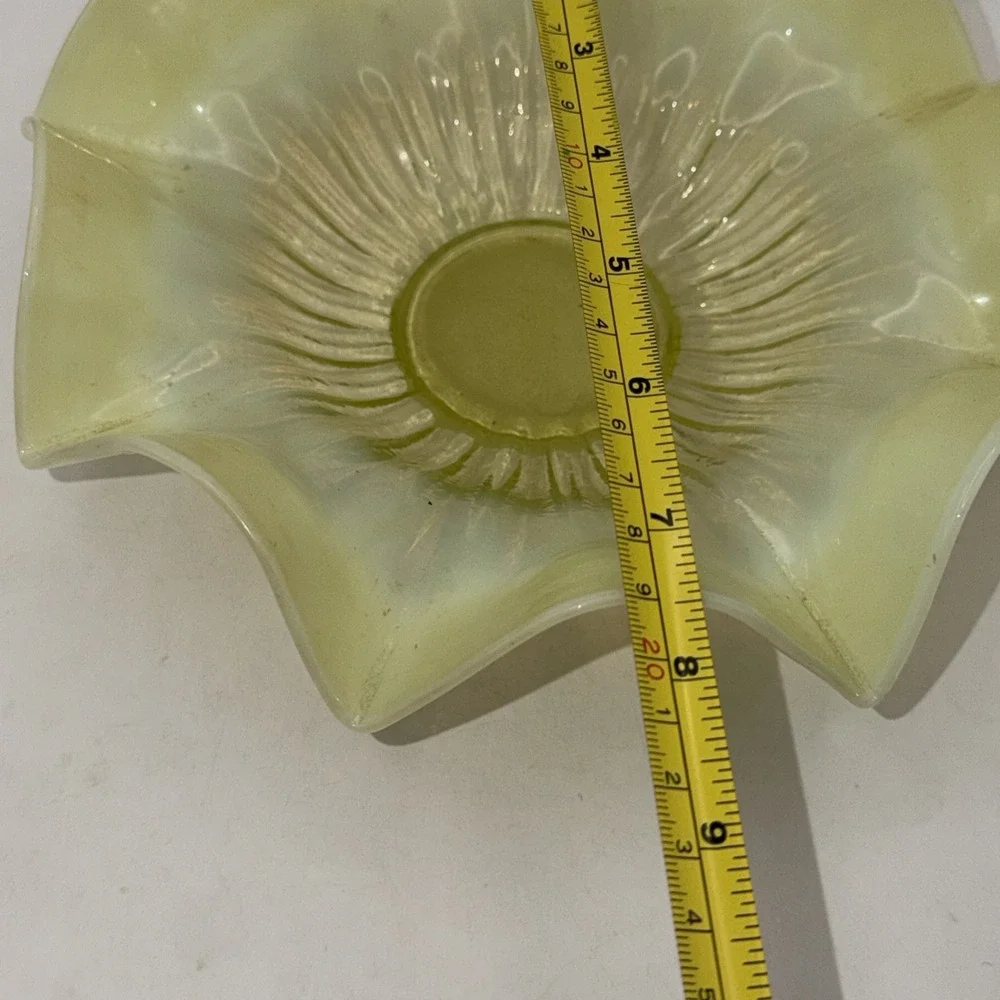 Vaseline/Uranium Northwood Klondyke Opalescent Ruffled Bowl Antique